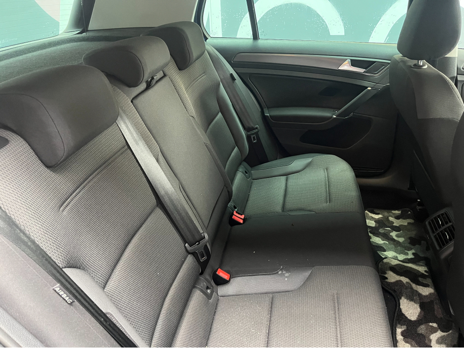 2019 Volkswagen Golf - image 12