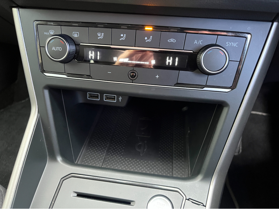 2020 Volkswagen Polo COMFORTLINE AUTOMATIC 1.0 PETROL //ADAPTIVE CRUISE CONTROL//KEYLESS ENTRY//WIRELESS PHONE CHARGING//REVERSE CAMERA// €17,950