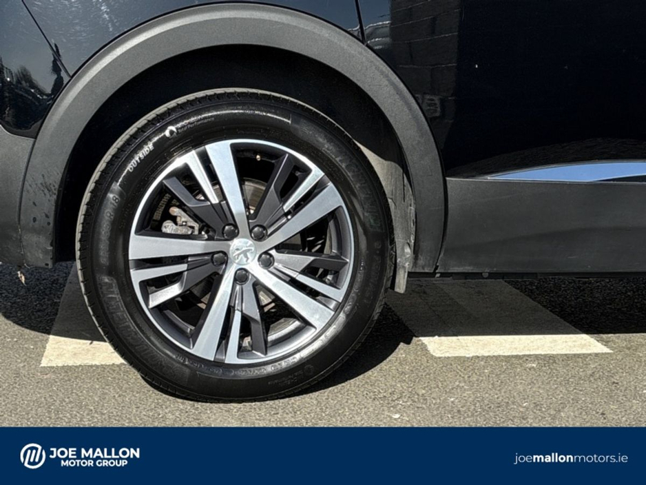 2024 Peugeot 5008 - image 18