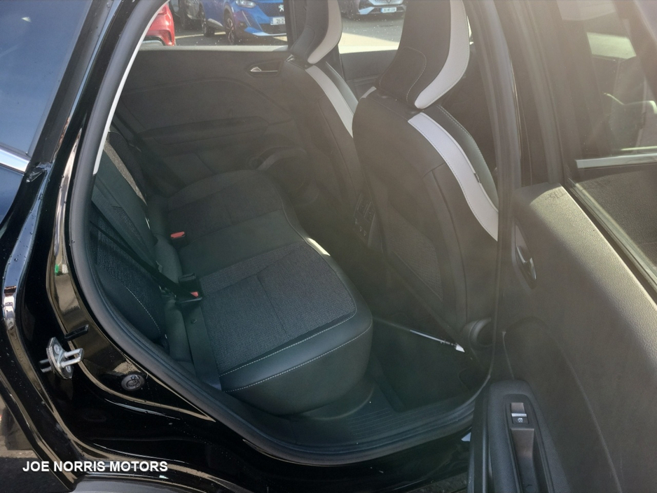 2023 Renault Captur - image 10