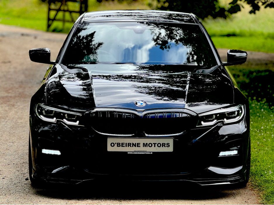 2022 BMW 3 Series - image 24