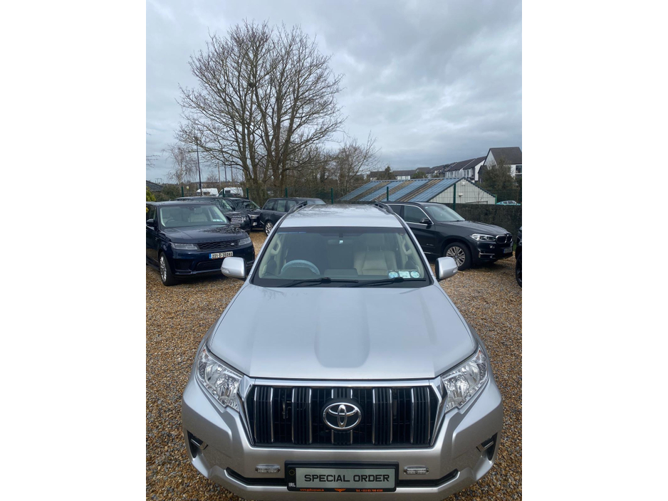 2020 Toyota Landcruiser - image 11