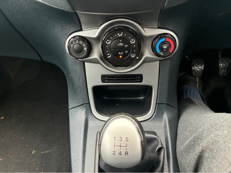 2011 Ford Fiesta 1.25 EDGE 60BHP 3DR ARGENTO €4,950