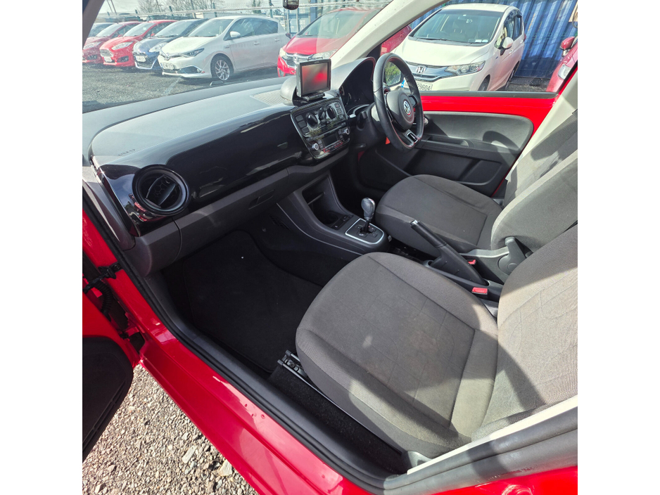 2015 Volkswagen up! - image 12