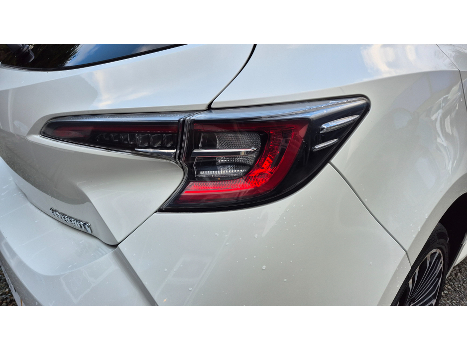 2019 Toyota Corolla HYBRID LUNA SPORT HB 4DR €18,950