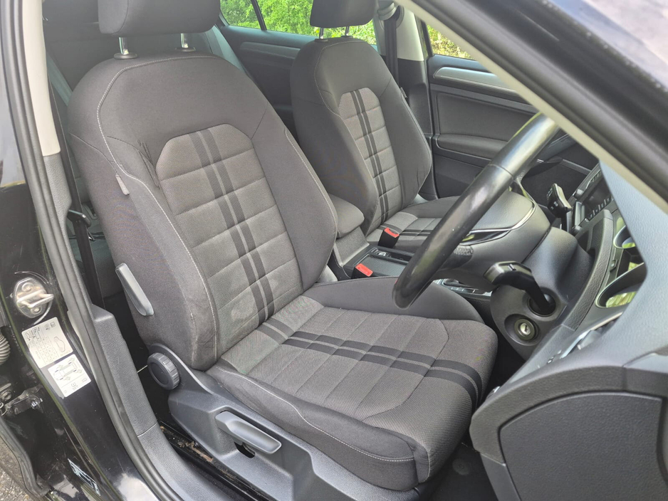 2016 Volkswagen Golf - image 22