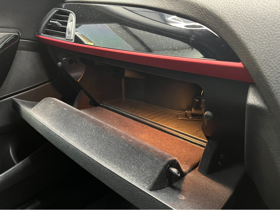 2017 BMW 1 Series - image 15