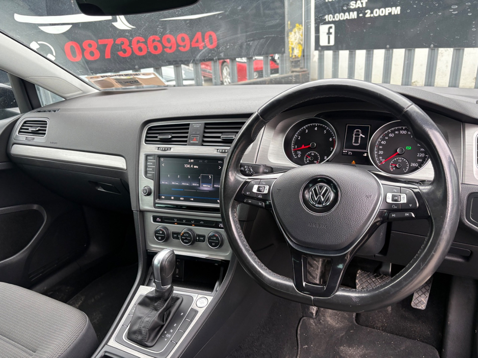 2017 Volkswagen Golf - image 12