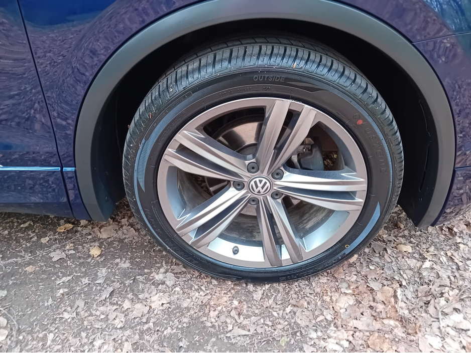 2018 Volkswagen Tiguan - image 44