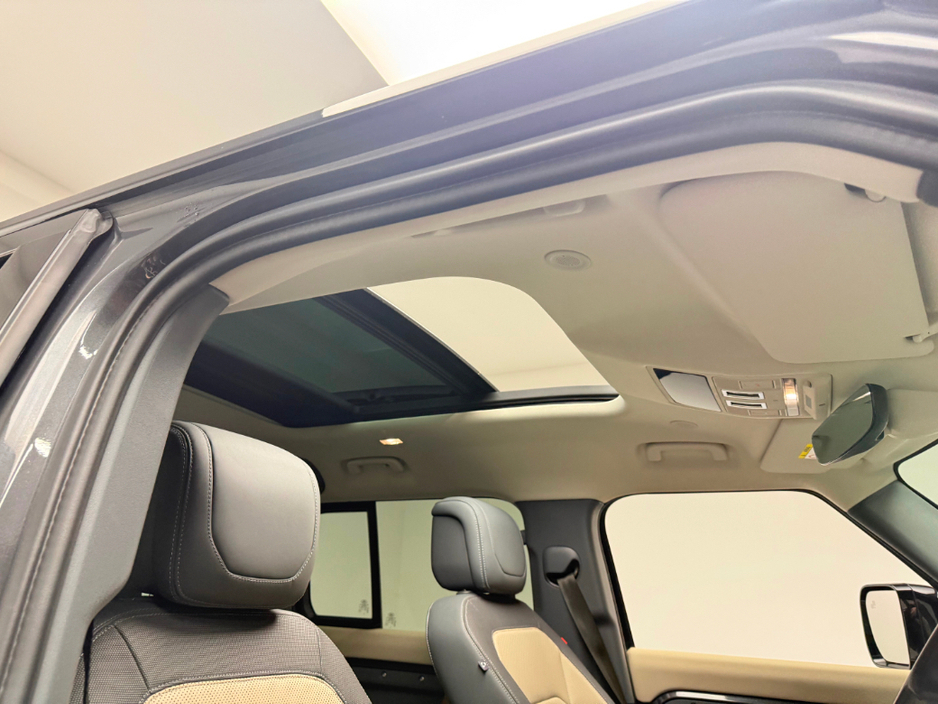 2024 Land Rover Defender - image 12