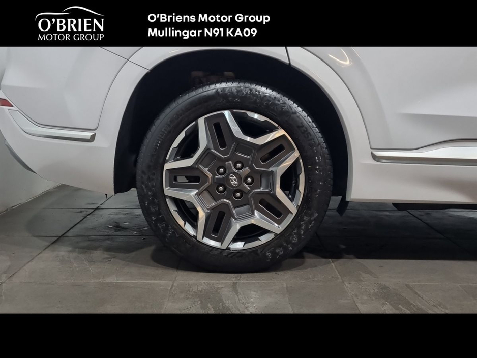 2022 Hyundai Santa Fe - image 9