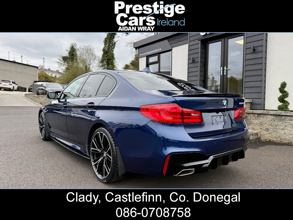 2019 BMW 5 Series - image 8