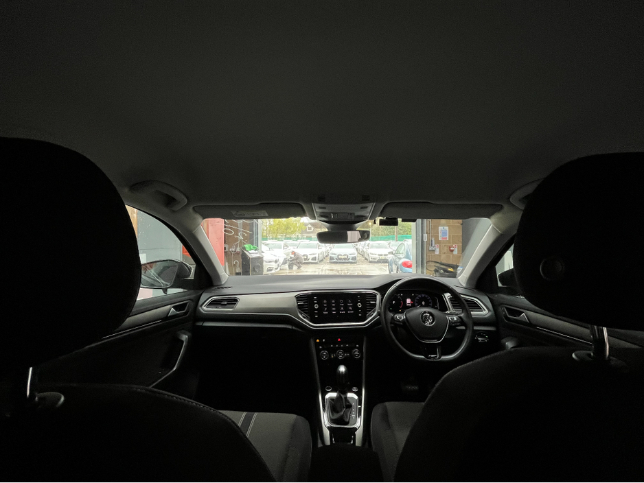 2020 Volkswagen T-Roc - image 14