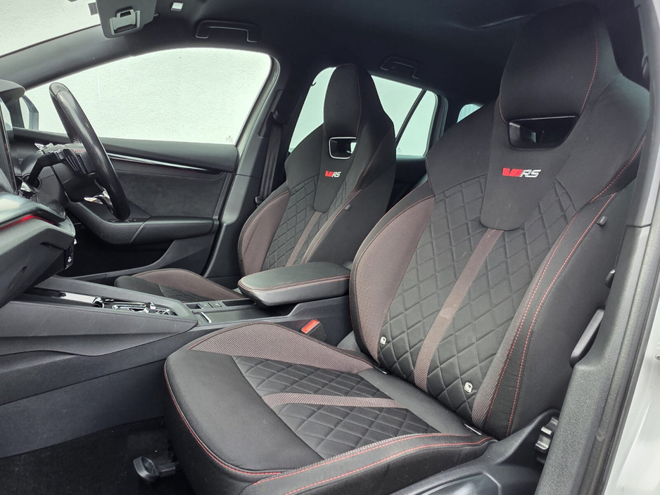 2021 Skoda Octavia - image 8