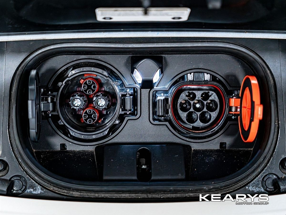 2022 Nissan Leaf - image 38