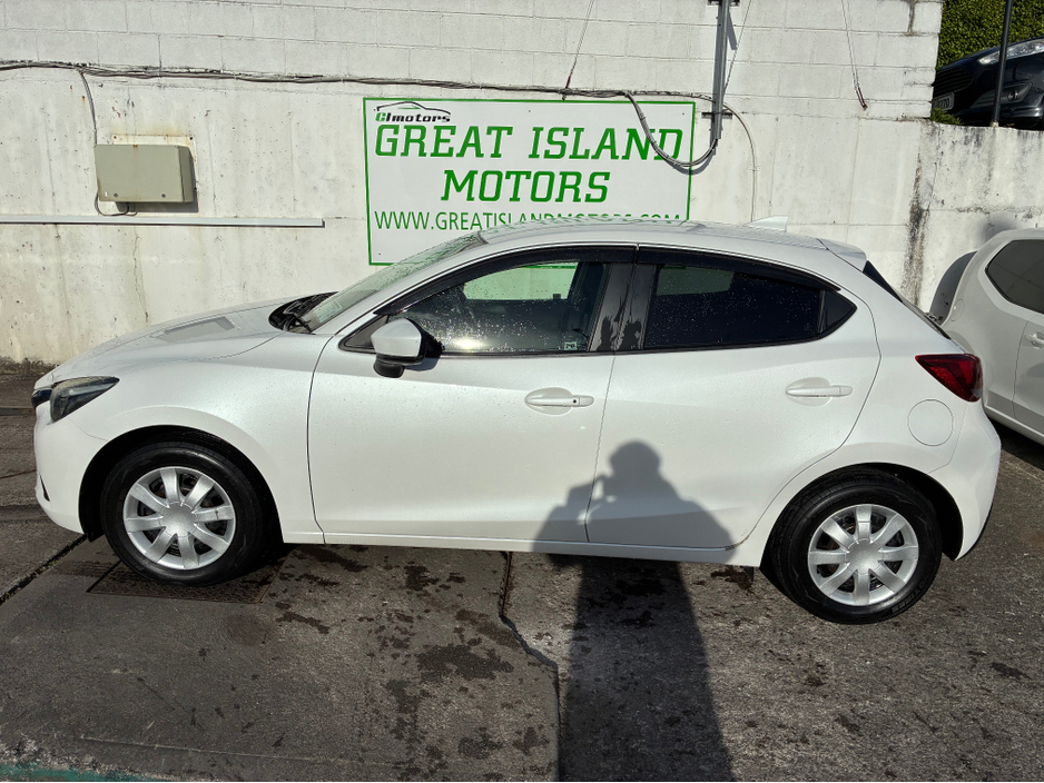 2017 Mazda Demio - image 3