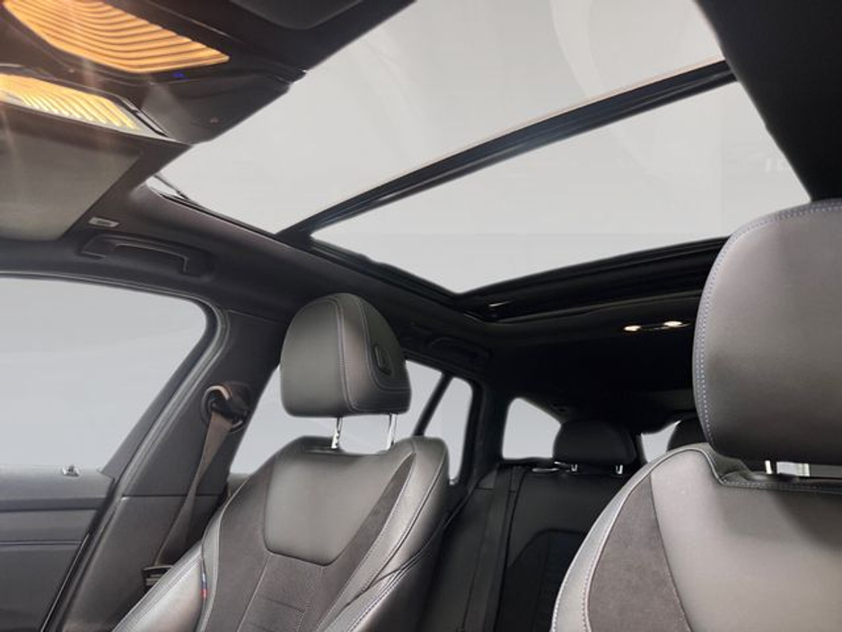 2021 BMW 3 Series - image 16