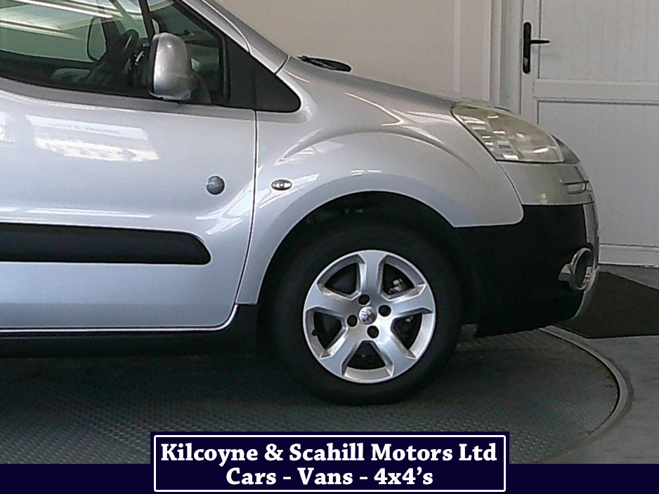 2013 Peugeot Partner - image 23