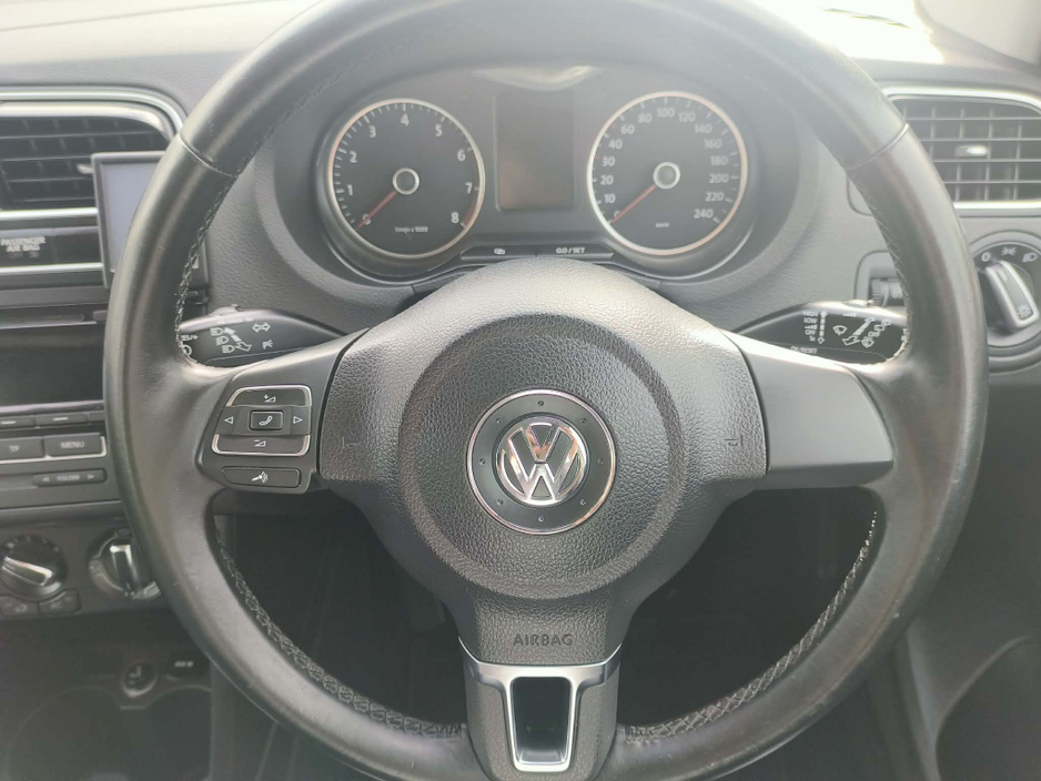 2013 Volkswagen Polo - image 10