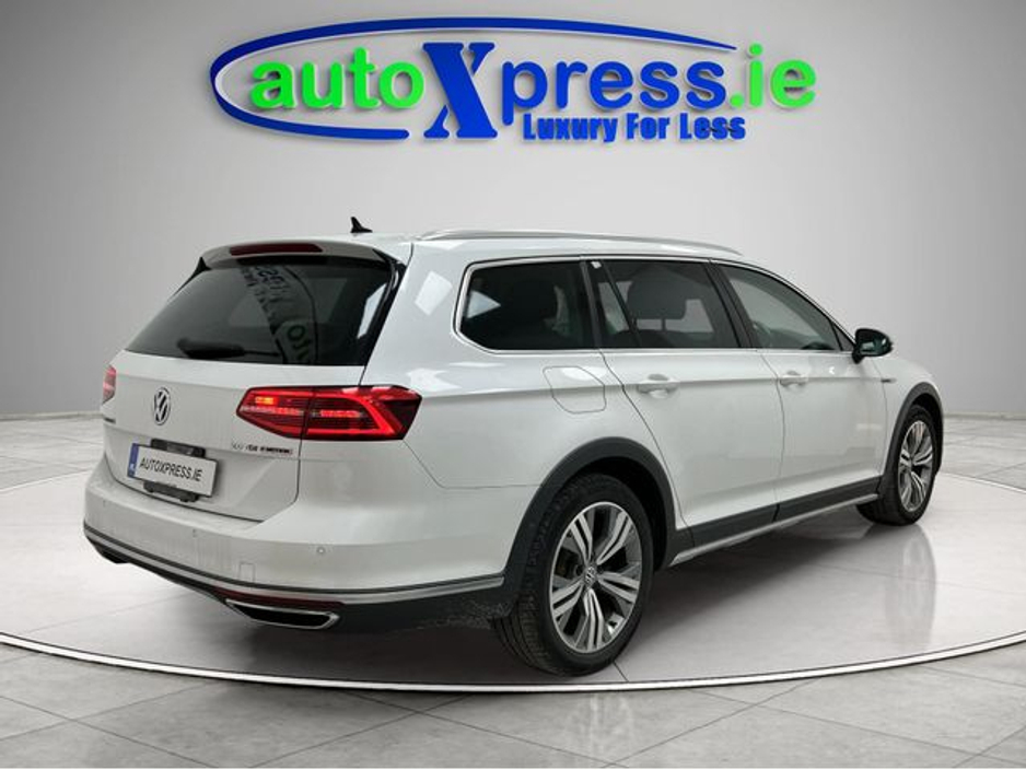 2020 Volkswagen Passat - image 7