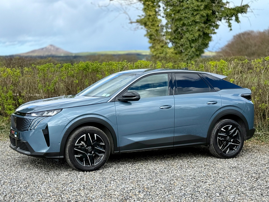 2025 Peugeot 3008 - image 10