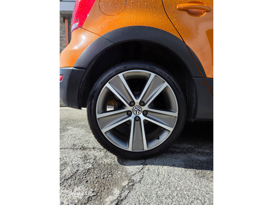 2012 Volkswagen Polo - image 11