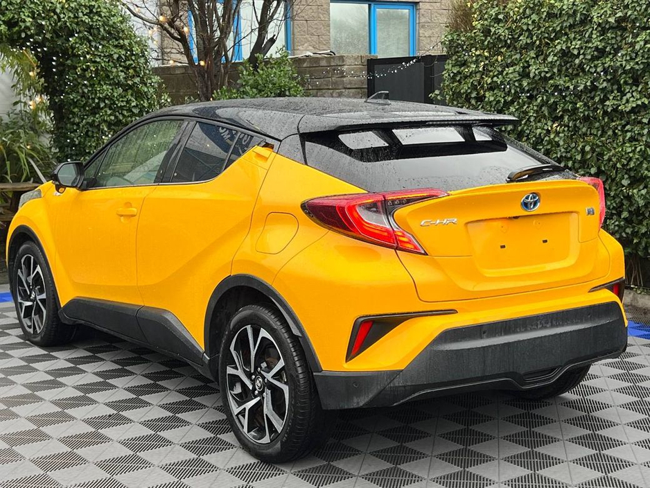 2018 Toyota C-HR 1.8 HYBRID // SERVICE HISTORY // 18" DIAMOND CUT ALLOYS // ADAPTIVE CRUISE CONTROL €17,750