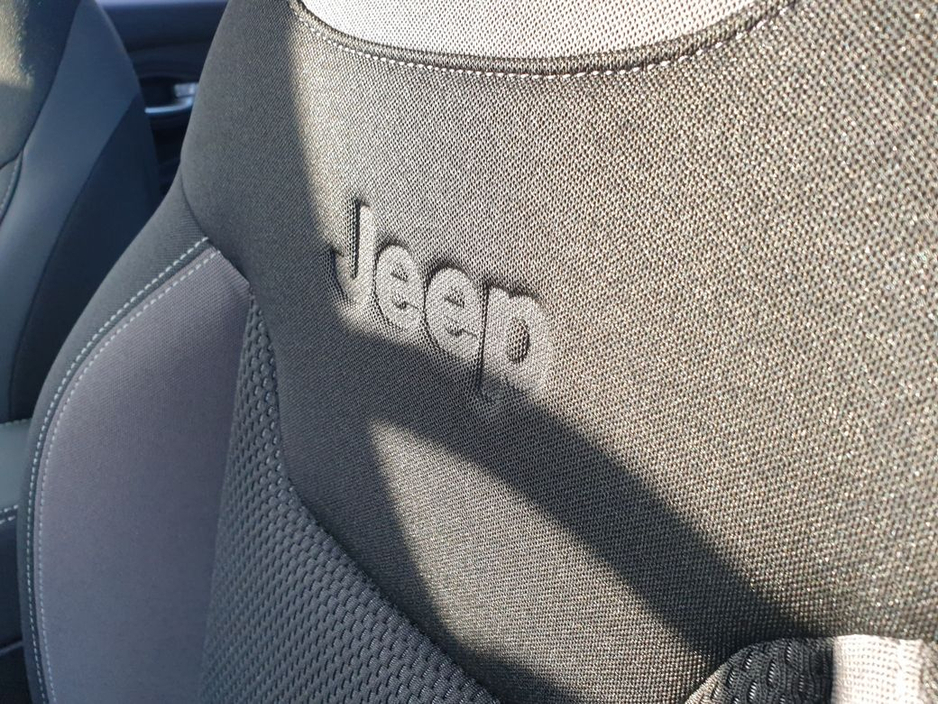 2024 Jeep Renegade - image 32