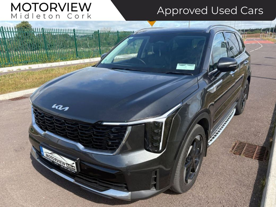2025 Kia Sorento - image 2