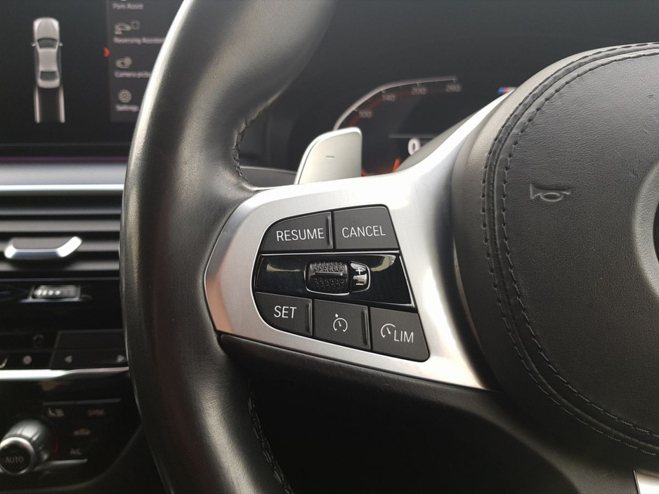 2021 BMW 5 Series - image 16