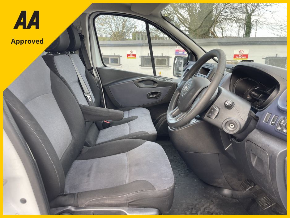 2019 Opel Vivaro - image 6