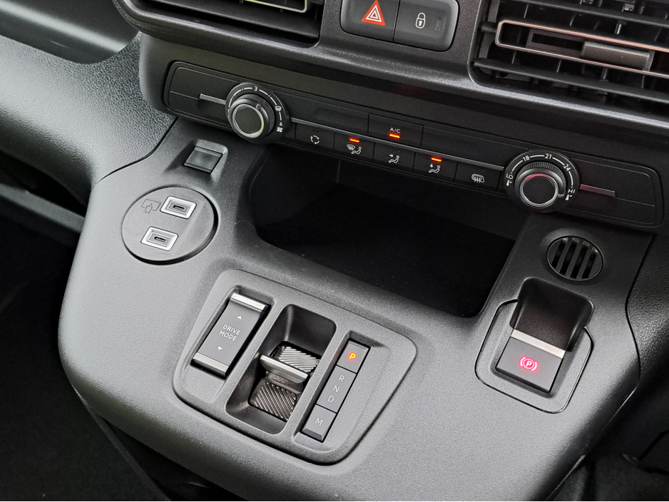 2026 Opel Combo SPORTIVE L1H1 1.5TD 130BHP **8 SPEED AUTOMATIC**TOP SPEC** €25,163