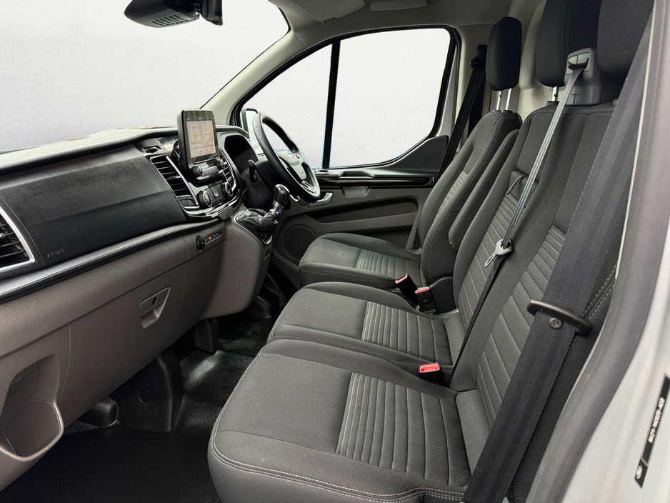 2022 Ford Transit Custom - image 6
