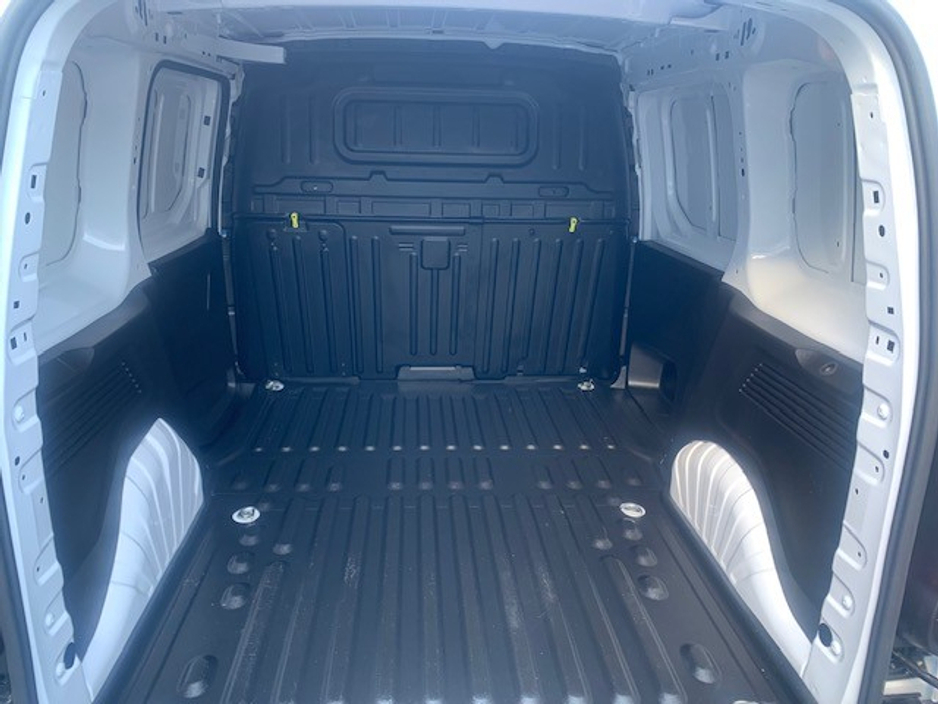 2025 Citroen Berlingo - image 10