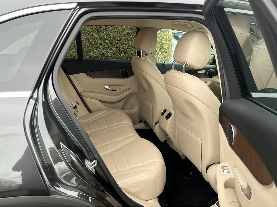 2021 Mercedes-Benz GLC Class - image 10
