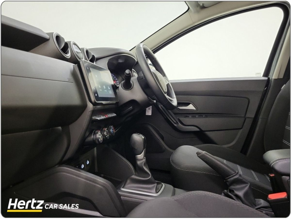 2023 Dacia Duster - image 4