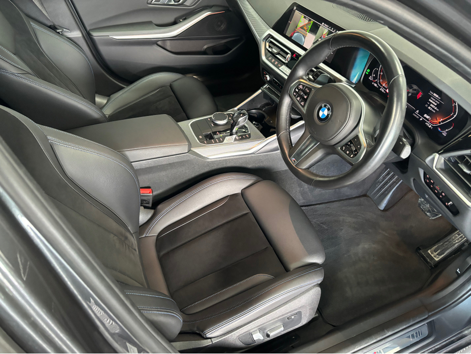 2021 BMW 3 Series - image 6