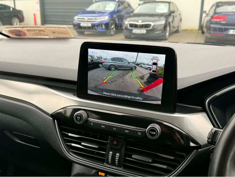 2022 Ford Kuga - image 9