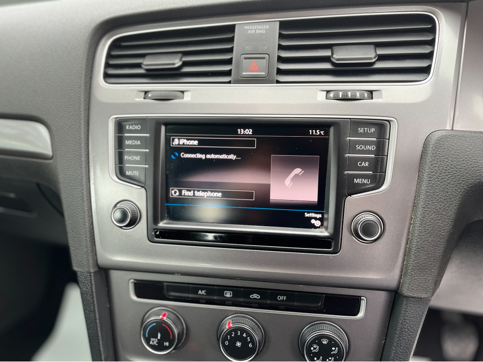 2017 Volkswagen Golf - image 12