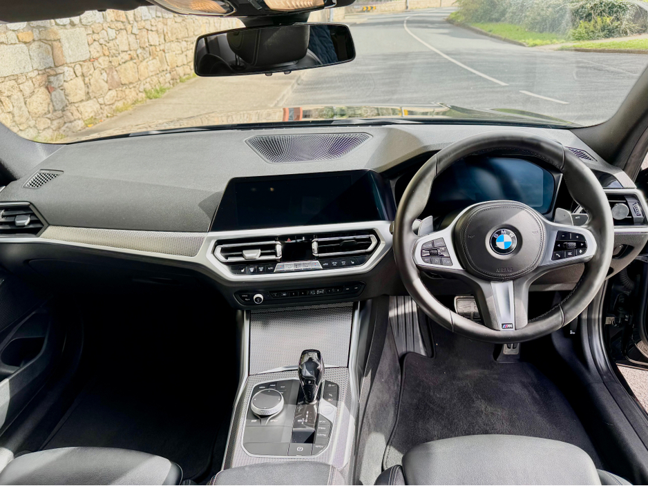 2020 BMW 3 Series - image 23