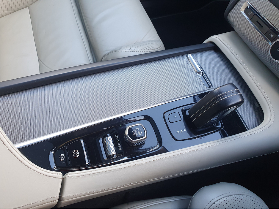 2019 Volvo XC90 - image 19