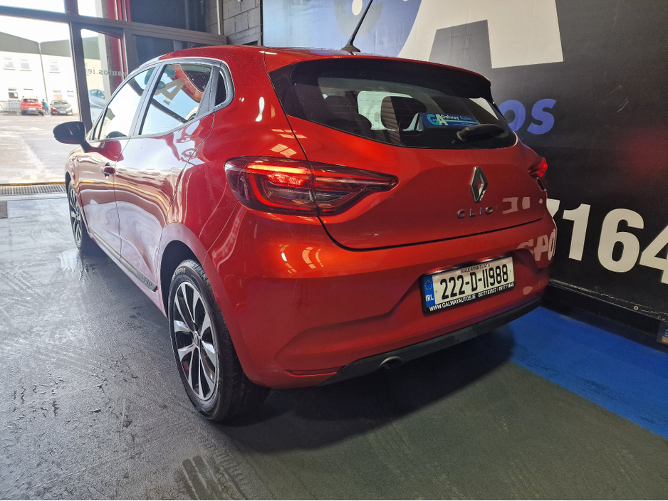 2022 Renault Clio - image 7