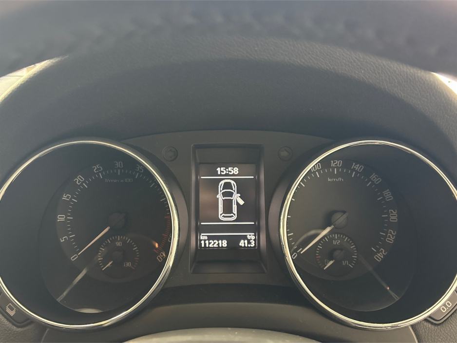 2016 Skoda Yeti OUTDOOR 2.0 TDI**TOUCHSCREEN BLUETOOTH MEDIA**MULTIFUNCTIONAL STEERING WHEEL**HEATED LEATHER SEATS**CRUISE CONTROL**PARKING SENSORS**AIR CONDTIONING**ELECTRIC WINDOWS **ISOFIX**FINANCE AVAILABLE** €11,995