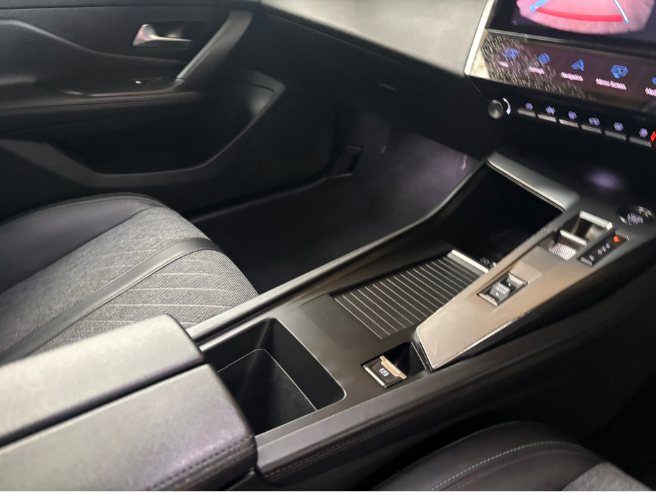 2023 Peugeot 408 - image 9