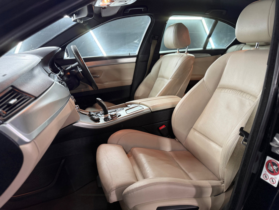 2015 BMW 5 Series - image 16