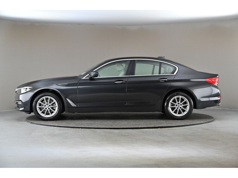 2018 BMW 5 Series - image 5