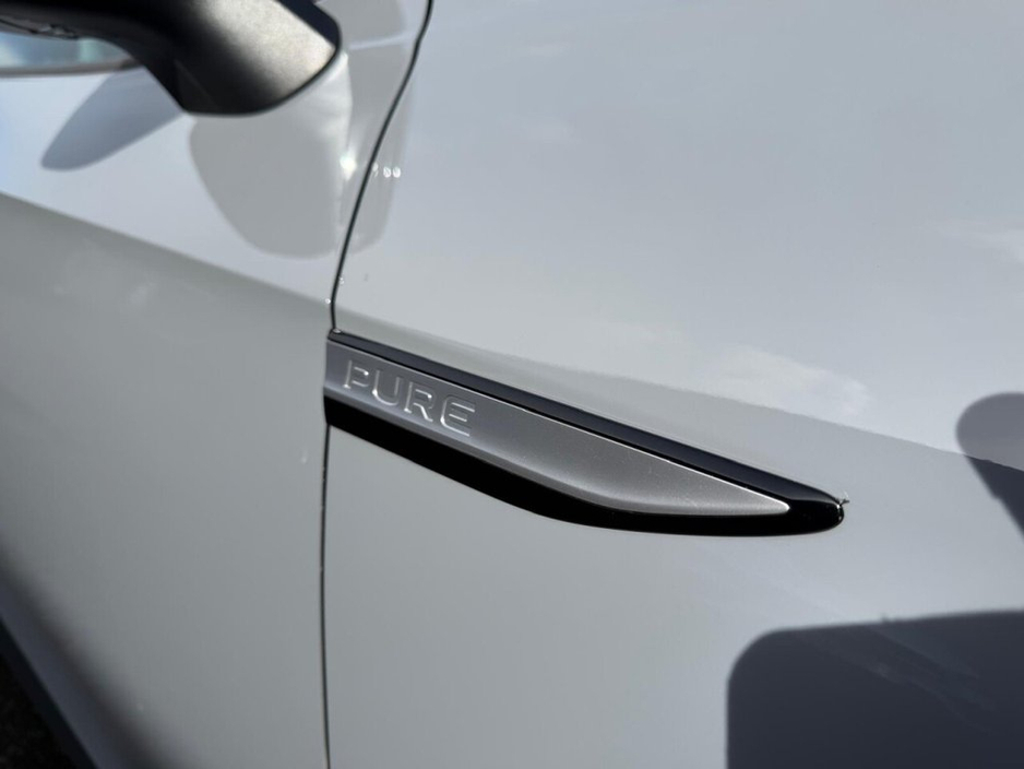 2023 Volkswagen ID.4 - image 32