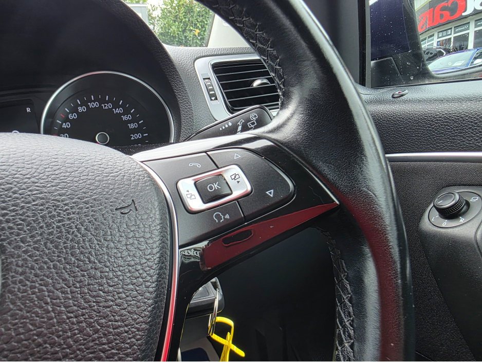 2016 Volkswagen Polo - image 19