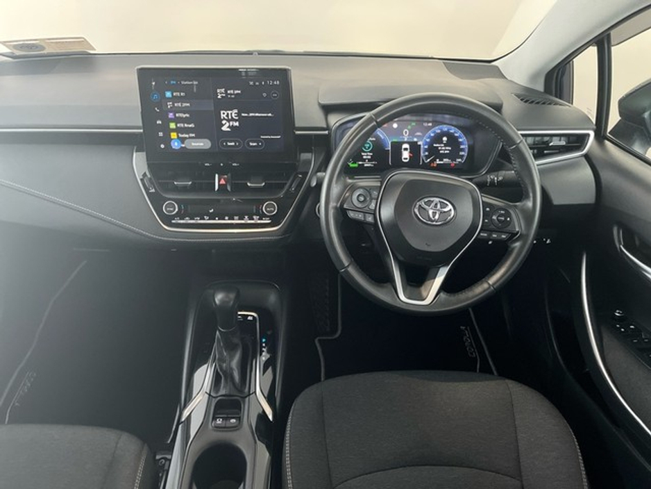 2024 Toyota Corolla LUNA SALOON Hybrid €28,950