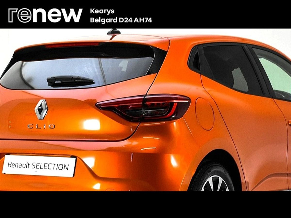 2021 Renault Clio - image 18